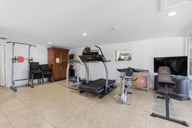 3581 S Ocean Boulevard Apt 4e, South Palm Beach, FL 33480