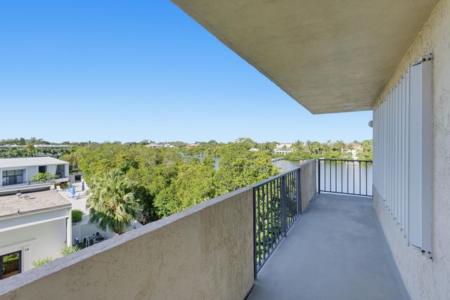 3581 S Ocean Boulevard Apt 4e, South Palm Beach, FL 33480