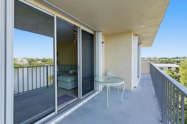 3581 S Ocean Boulevard Apt 4e, South Palm Beach, FL 33480