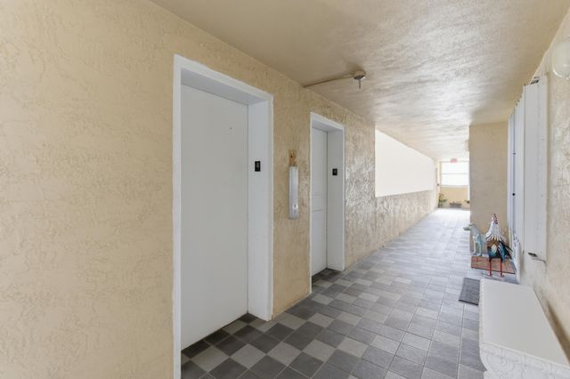 3581 S Ocean Boulevard Apt 4e, South Palm Beach, FL 33480