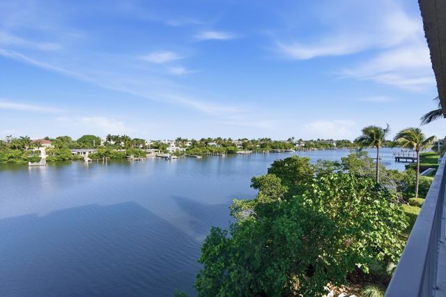 3581 S Ocean Boulevard Apt 4e, South Palm Beach, FL 33480