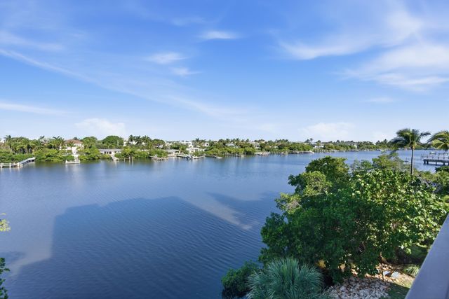 3581 S Ocean Boulevard Apt 4e, South Palm Beach, FL 33480