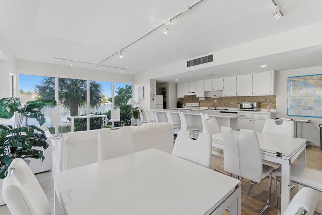 3581 S Ocean Boulevard Apt 4e, South Palm Beach, FL 33480