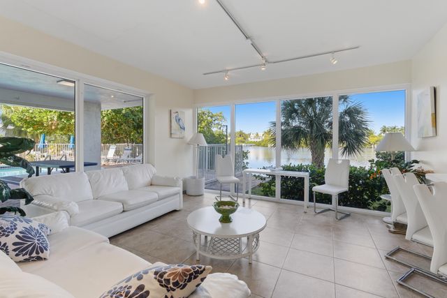 3581 S Ocean Boulevard Apt 4e, South Palm Beach, FL 33480
