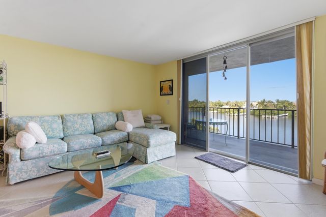 3581 S Ocean Boulevard Apt 4e, South Palm Beach, FL 33480