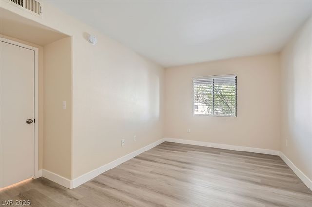 950 Seven Hills Drive 424, Henderson, NV 89052