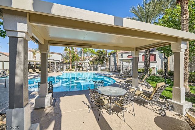 950 Seven Hills Drive 424, Henderson, NV 89052