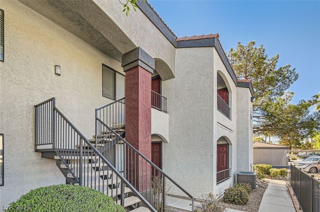 950 Seven Hills Drive 424, Henderson, NV 89052