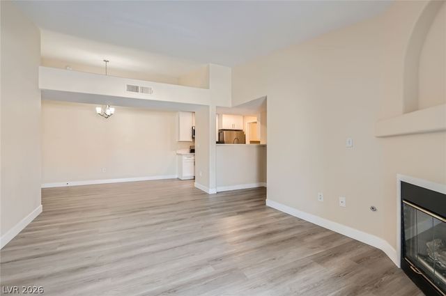 950 Seven Hills Drive 424, Henderson, NV 89052