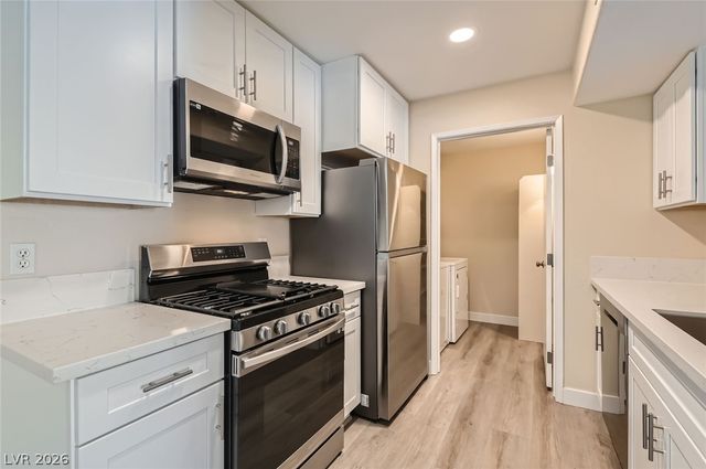 950 Seven Hills Drive 424, Henderson, NV 89052