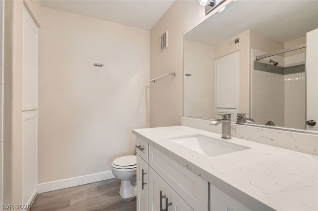 950 Seven Hills Drive 424, Henderson, NV 89052