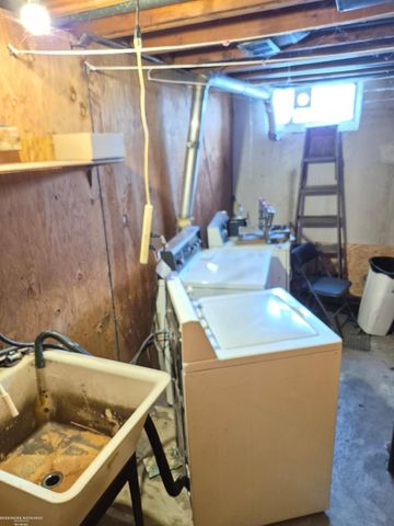 29368 Hoover Street, Warren, MI 48093