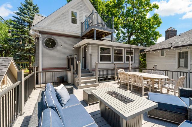 2400 Irving Avenue S, Minneapolis, MN 55405