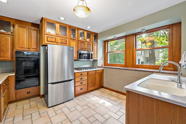 2400 Irving Avenue S, Minneapolis, MN 55405