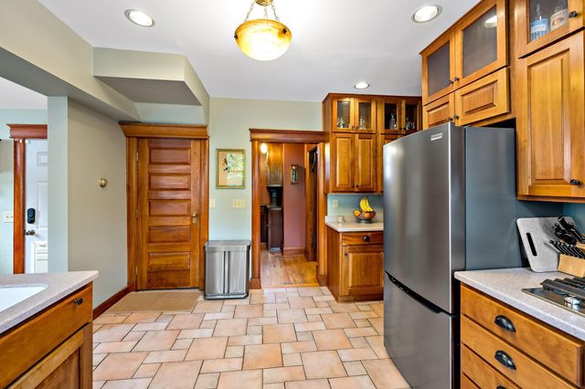 2400 Irving Avenue S, Minneapolis, MN 55405