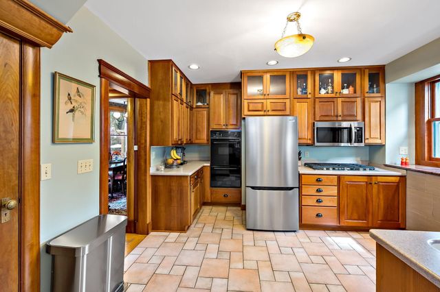 2400 Irving Avenue S, Minneapolis, MN 55405