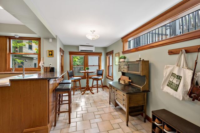 2400 Irving Avenue S, Minneapolis, MN 55405