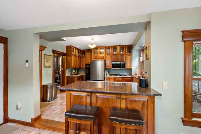 2400 Irving Avenue S, Minneapolis, MN 55405