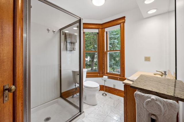 2400 Irving Avenue S, Minneapolis, MN 55405