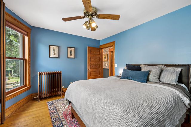 2400 Irving Avenue S, Minneapolis, MN 55405