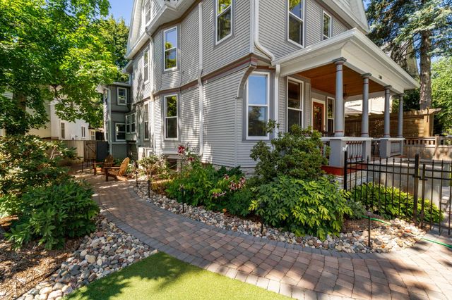 2400 Irving Avenue S, Minneapolis, MN 55405
