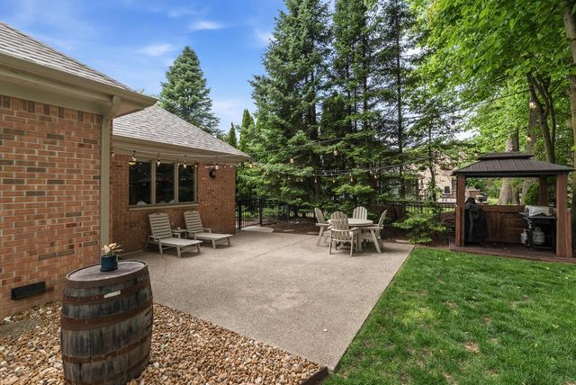 5001 Hunt Club ROAD, Wind Point, WI 53402