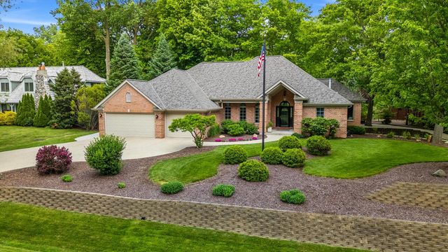 5001 Hunt Club ROAD, Wind Point, WI 53402
