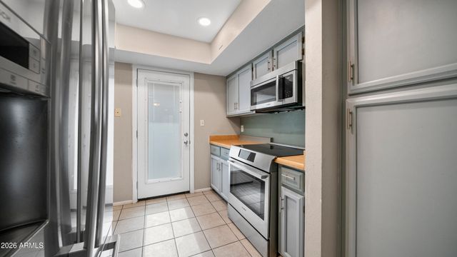 1927 E HAMPTON Avenue 222, Mesa, AZ 85204
