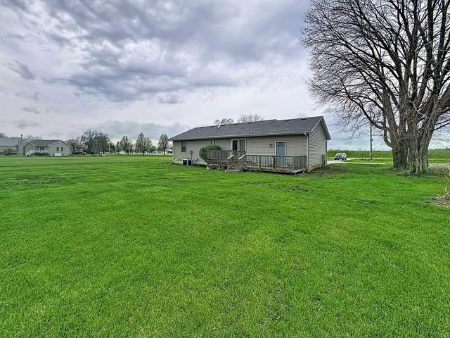 2524 Big Island Parkway, Milan, IL 61264