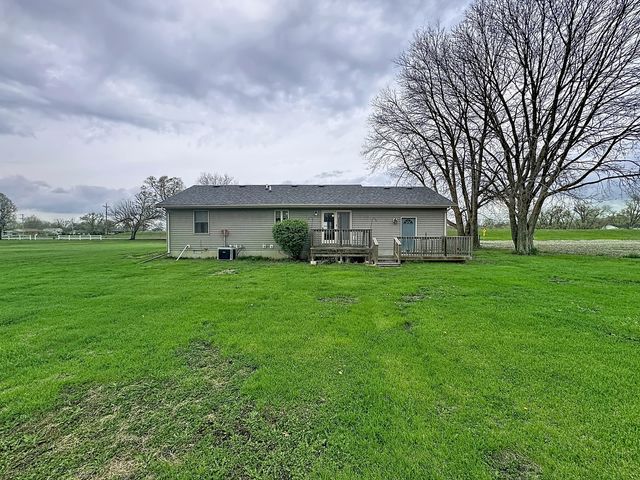 2524 Big Island Parkway, Milan, IL 61264