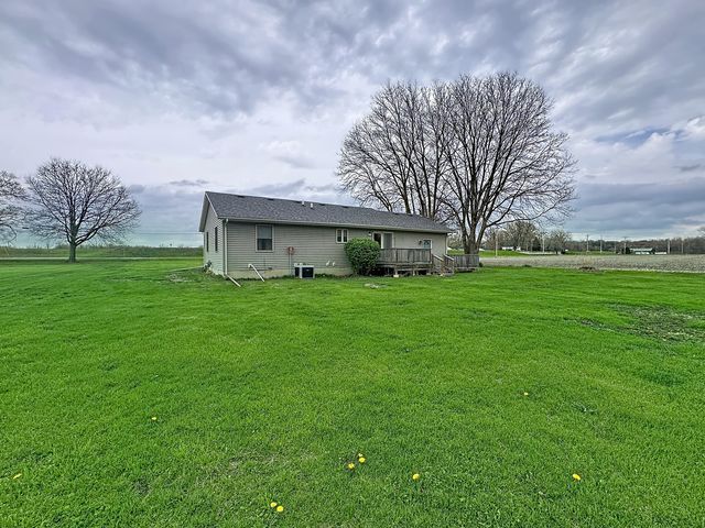 2524 Big Island Parkway, Milan, IL 61264