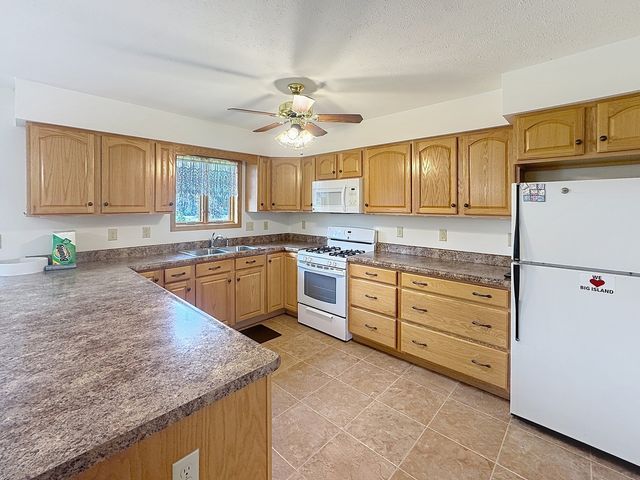 2524 Big Island Parkway, Milan, IL 61264