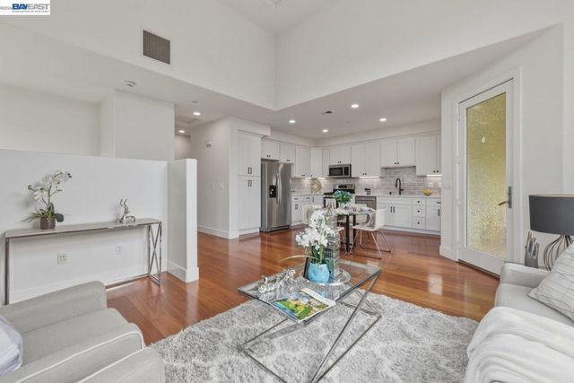 38 Silk Oak Ter, Fremont, CA 94536