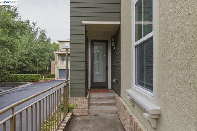 38 Silk Oak Ter, Fremont, CA 94536