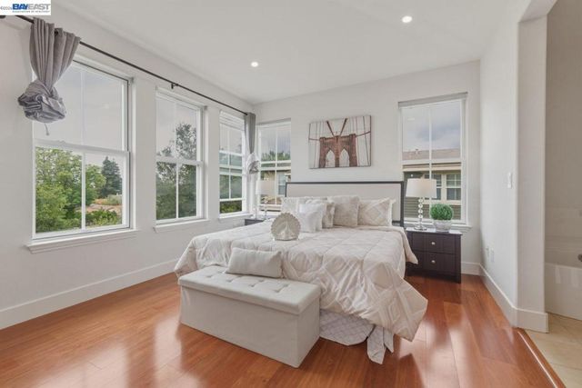 38 Silk Oak Ter, Fremont, CA 94536