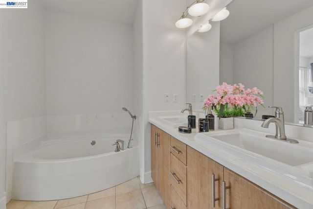 38 Silk Oak Ter, Fremont, CA 94536
