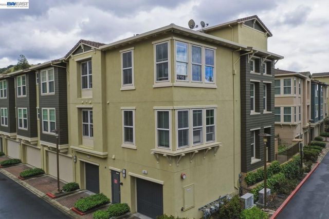 38 Silk Oak Ter, Fremont, CA 94536