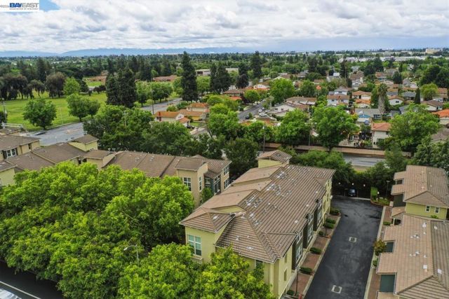 38 Silk Oak Ter, Fremont, CA 94536