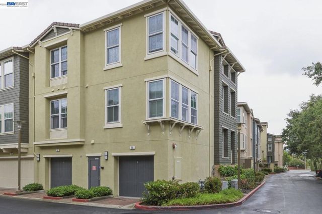 38 Silk Oak Ter, Fremont, CA 94536