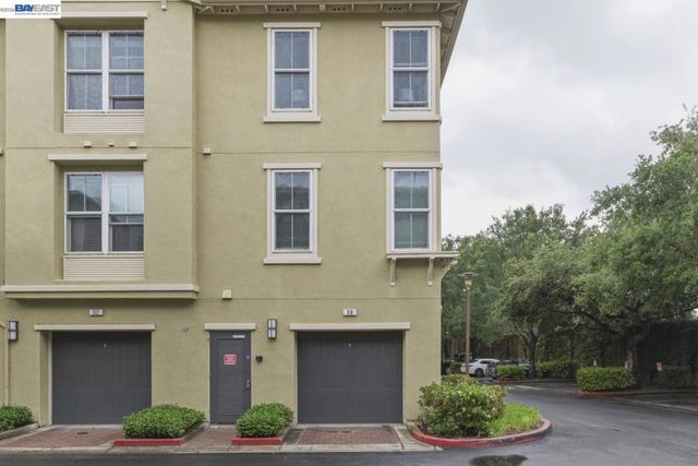 38 Silk Oak Ter, Fremont, CA 94536