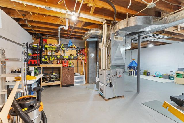 10156 W Montana AVENUE, West Allis, WI 53227