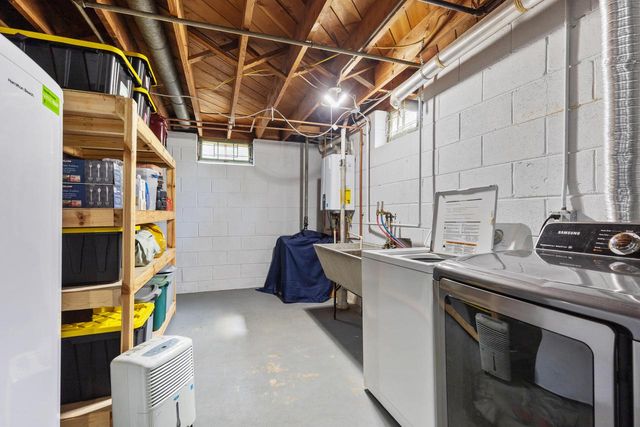 10156 W Montana AVENUE, West Allis, WI 53227