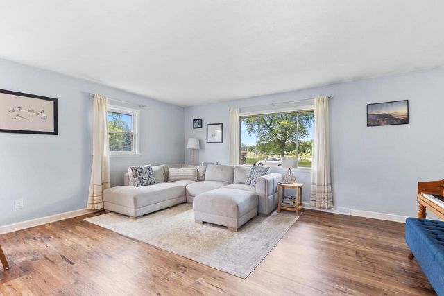 10156 W Montana AVENUE, West Allis, WI 53227