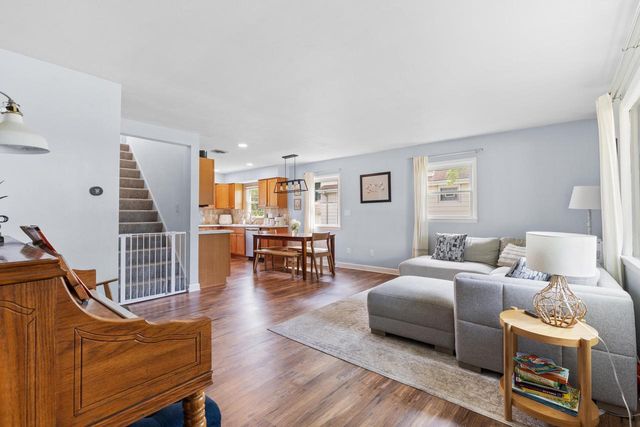 10156 W Montana AVENUE, West Allis, WI 53227