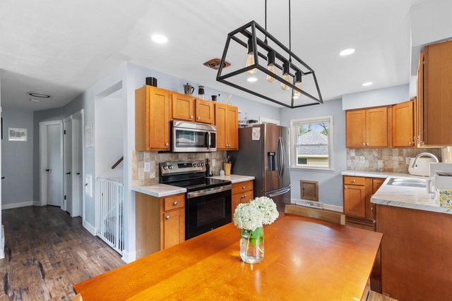 10156 W Montana AVENUE, West Allis, WI 53227