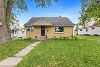 10156 W Montana AVENUE, West Allis, WI 53227