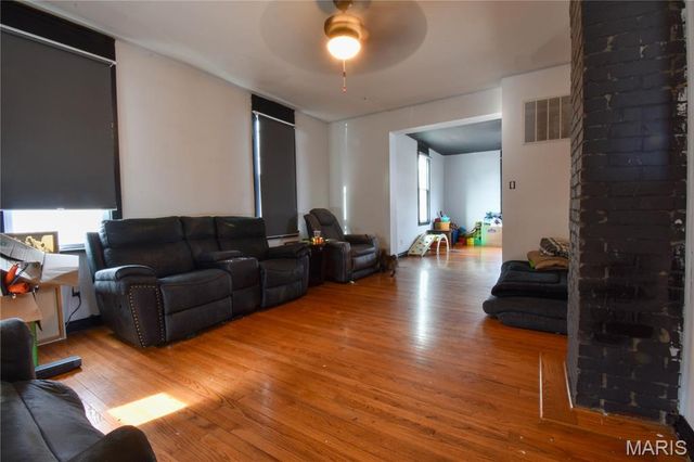 500 W 1st South Street, Mount Olive, IL 62069