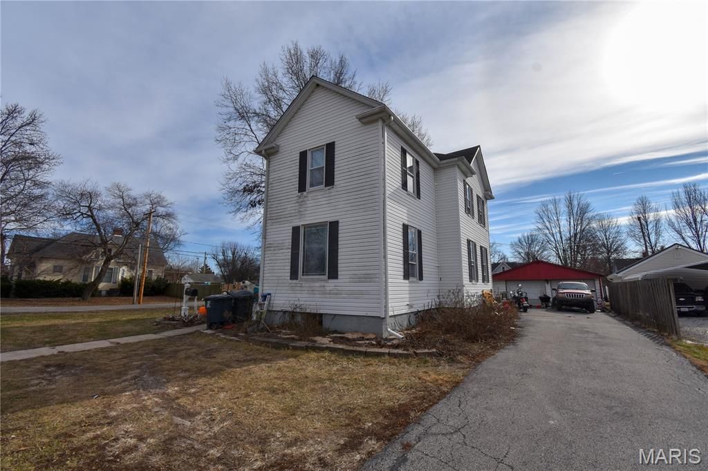 500 W 1st South Street, Mount Olive, IL 62069