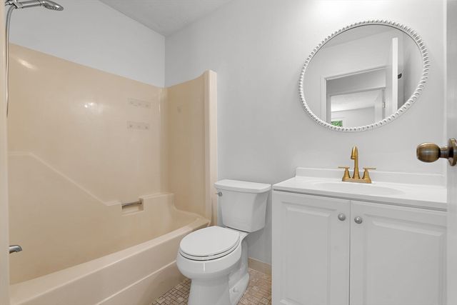 410 Fellsview Terrace 415, Stoneham, MA 02180