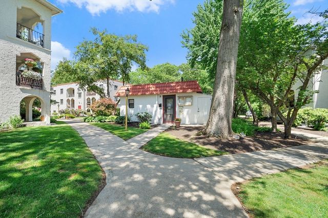 410 Fellsview Terrace 415, Stoneham, MA 02180